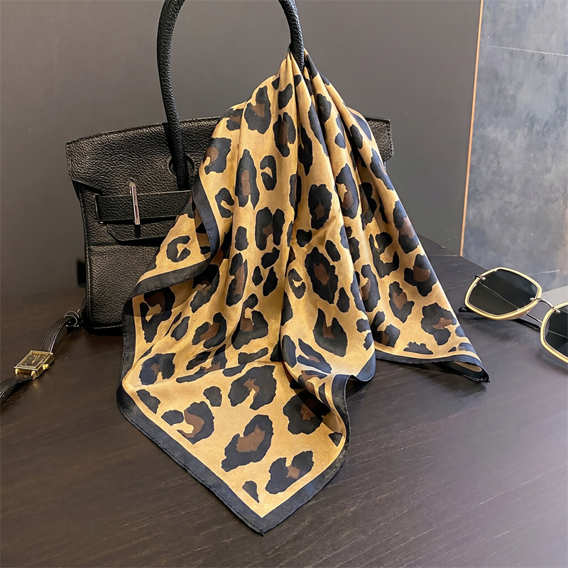100% Silk Square Scarf Leopard - Silk Scarf Square ulasan dan harga